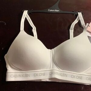 Calvin Klein White Bra with Adjustable Straps and Logo Band